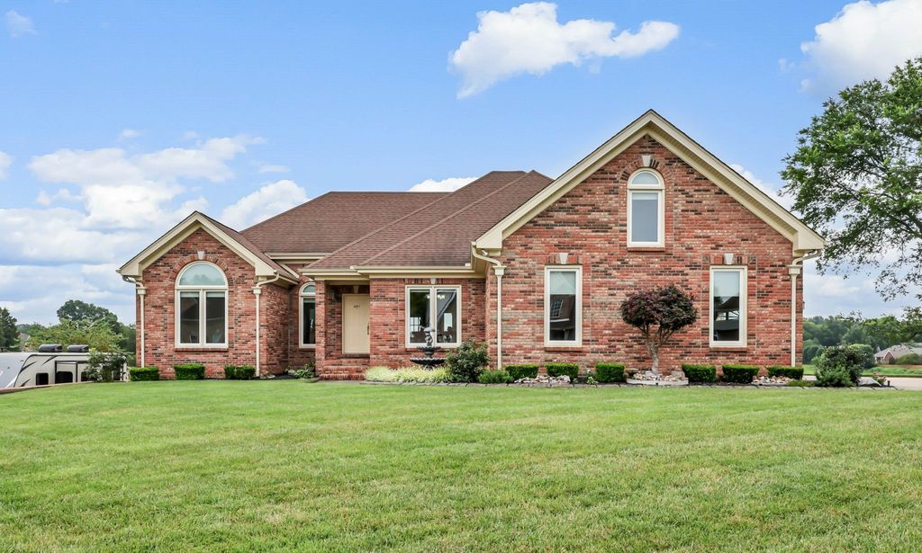 4267 N Woodstock Dr, Clarksville