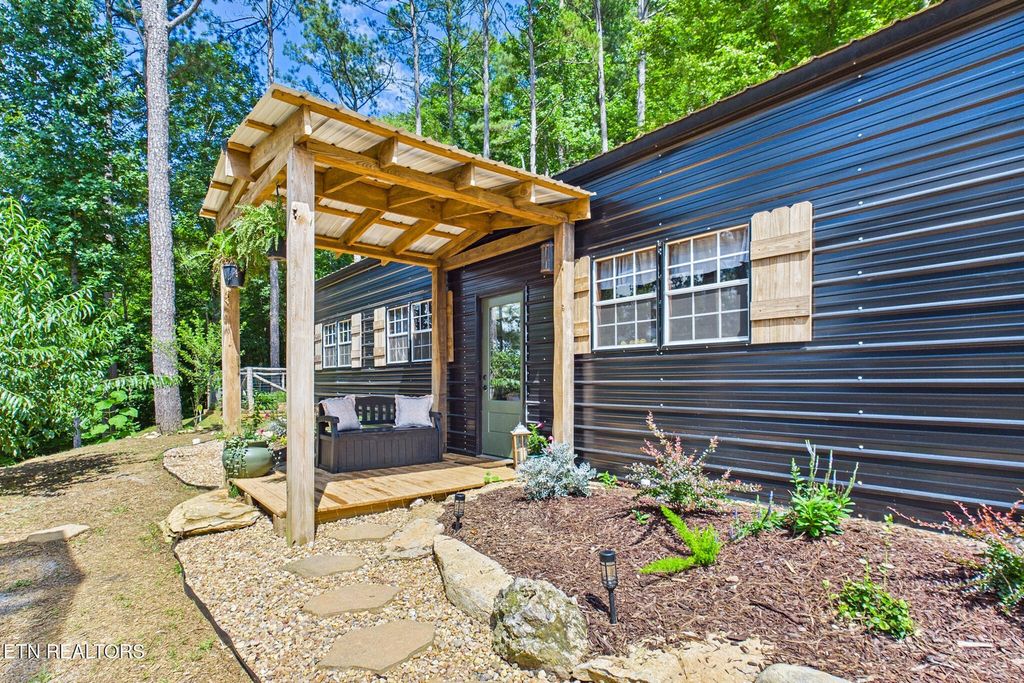 361 County Road 38, Riceville