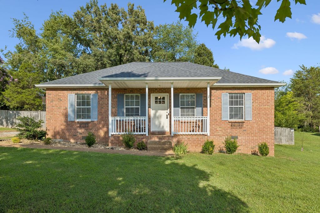 115 Robert Ave, White House