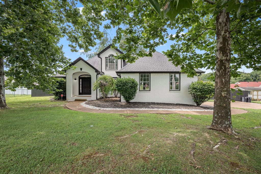 907 Harpeth River Ct, Murfreesboro