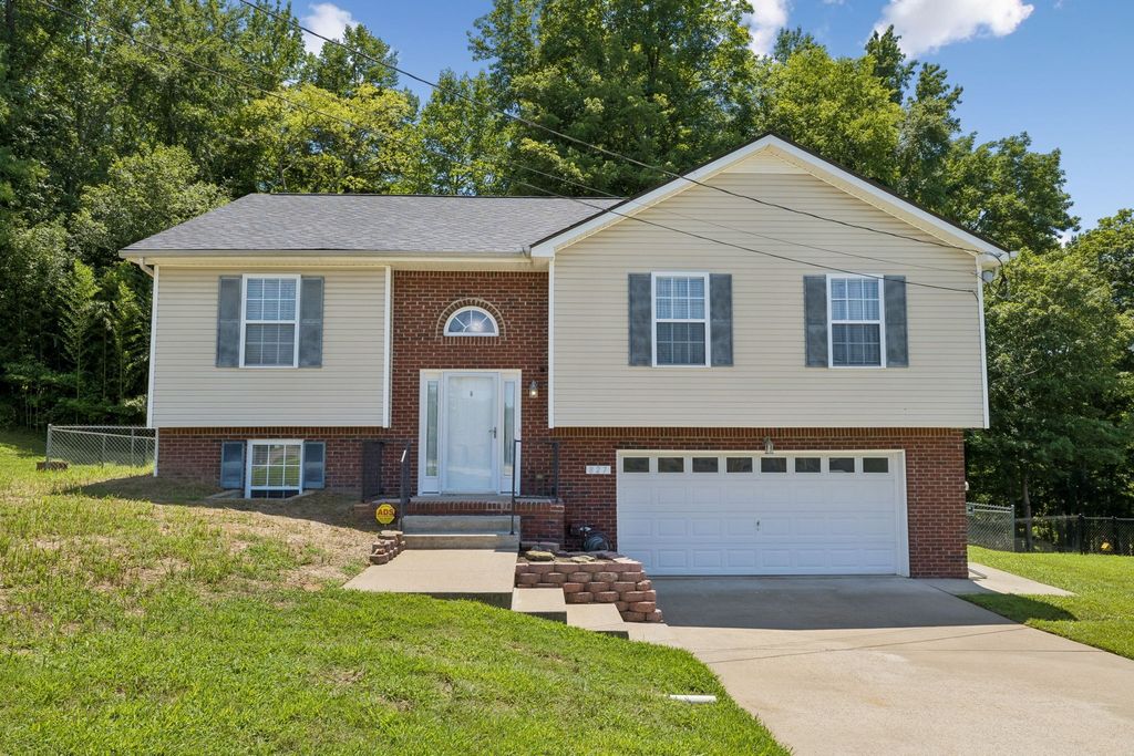 827 Sugarcane Way, Clarksville
