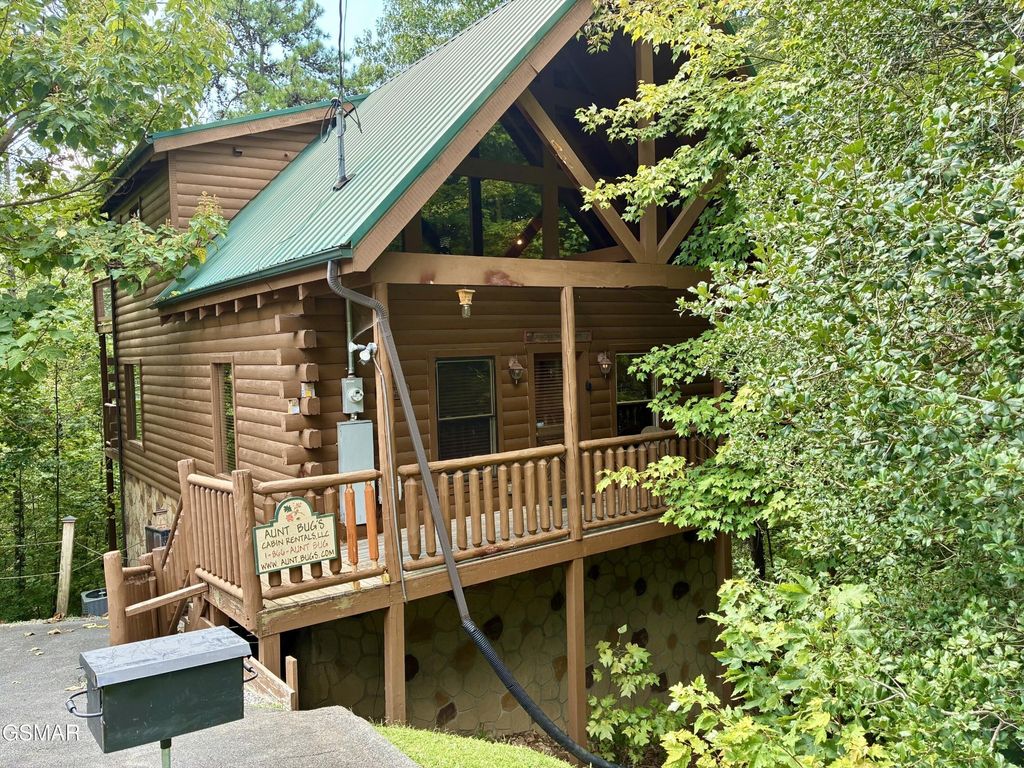1724 Azalea Circle, Sevierville