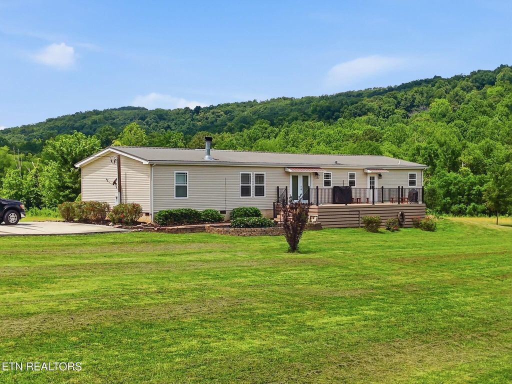 813 Ward Rd, Decatur