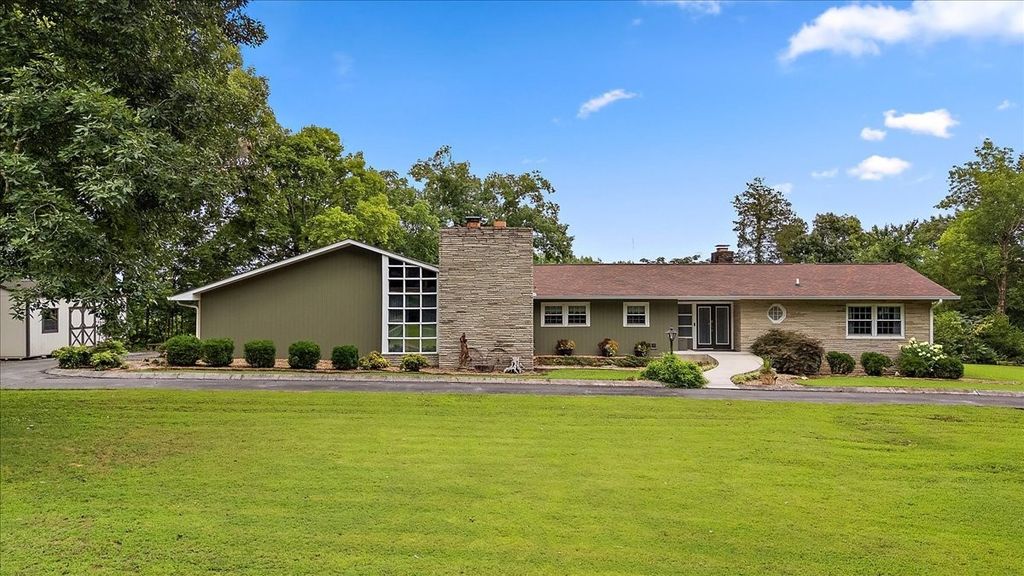 615 Narrows Rd, Shelbyville