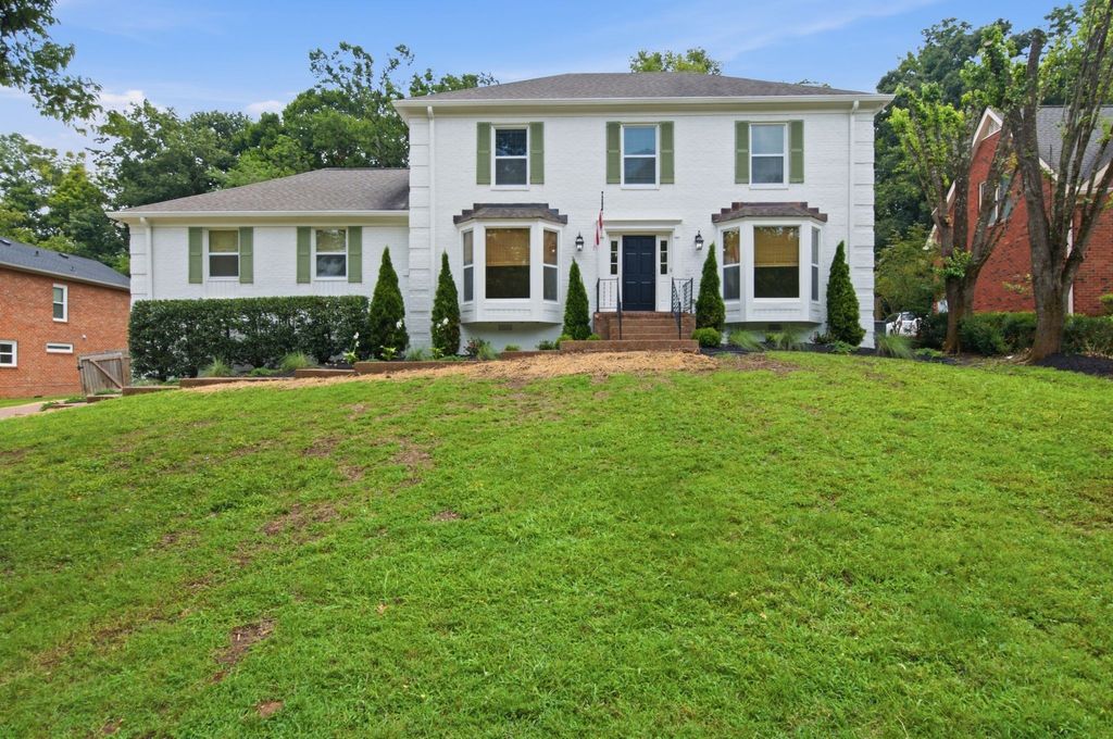 8005 Montcastle Dr, Nashville