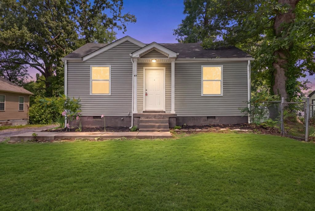 43 Chestnut Dr, Clarksville