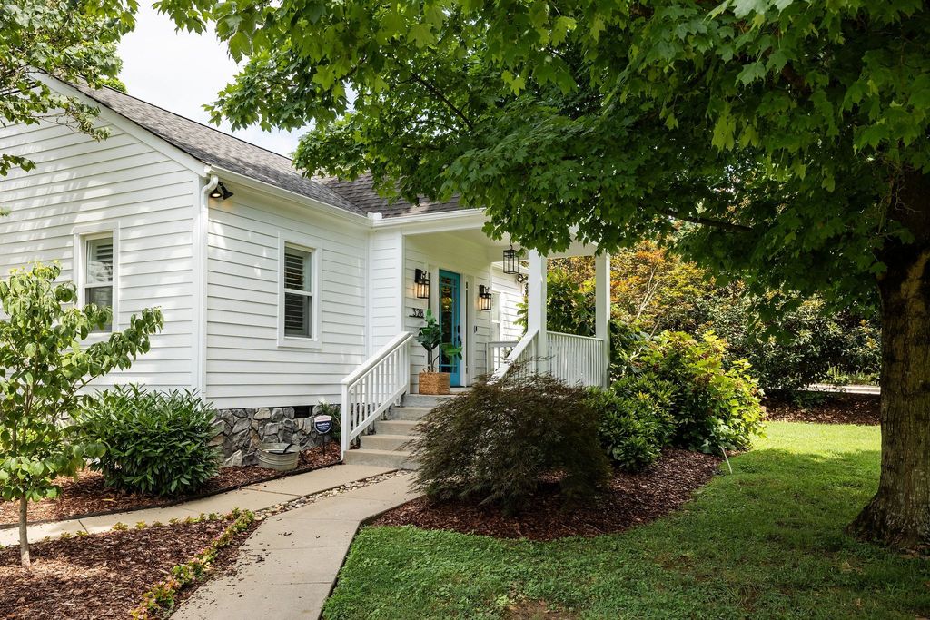 328 11th Ave N, Franklin