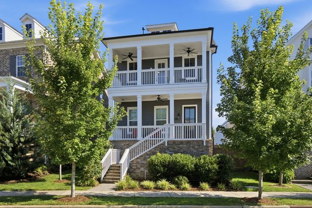 415 Dewar Dr, Franklin