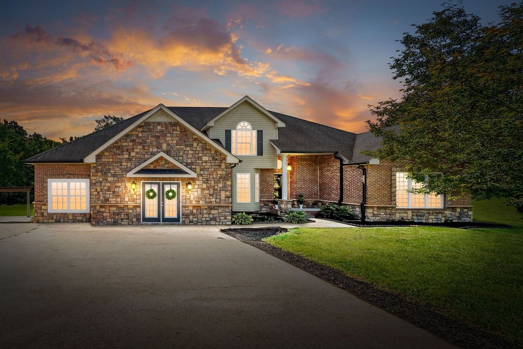 1365 Norman Lane, Clarksville