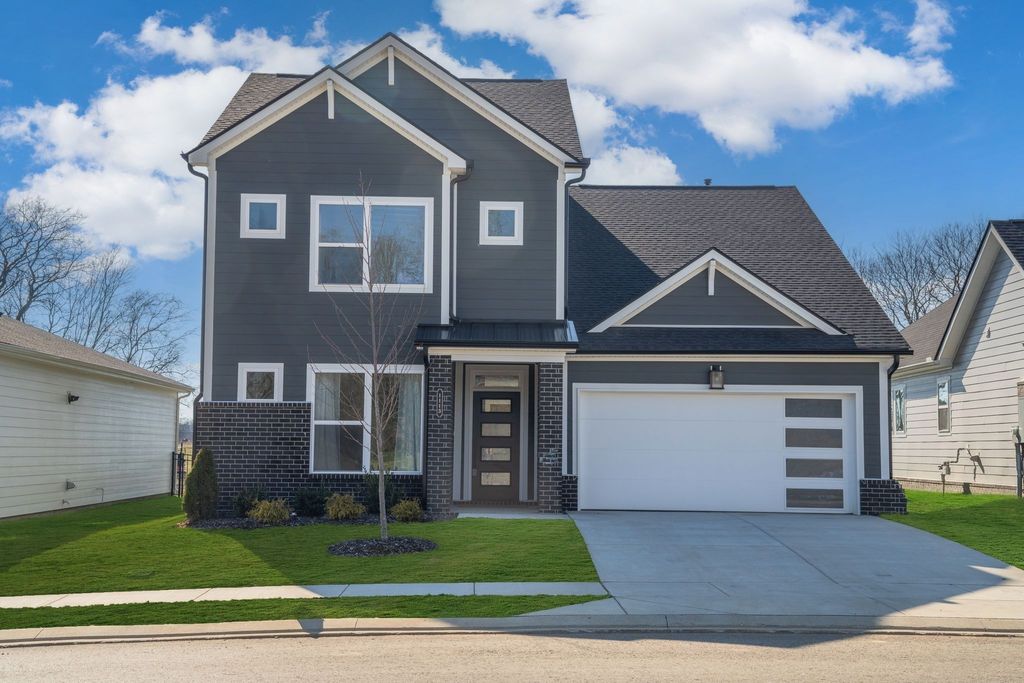 1113 Linn Cove Ct, Gallatin