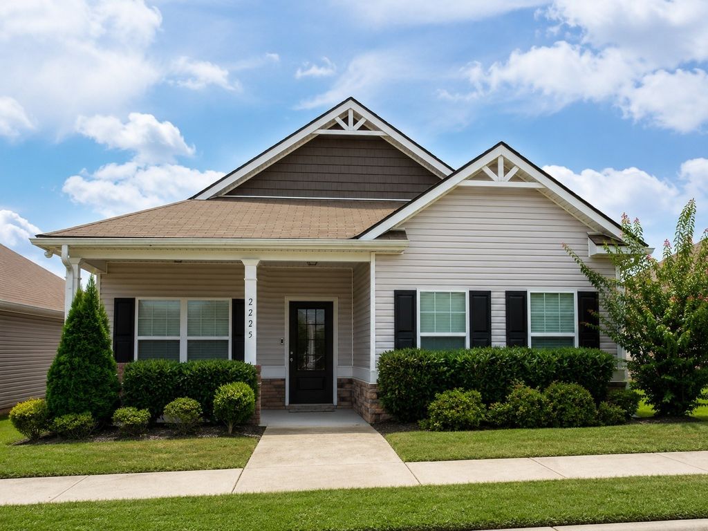 2225 Silverton Dr, Nashville