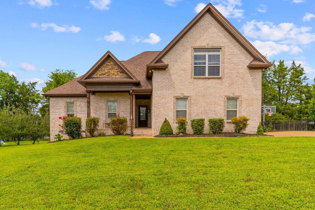 803 Manner Ln, Lebanon