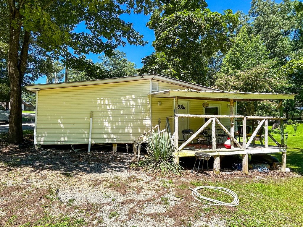 50 Apache Dr, Springville