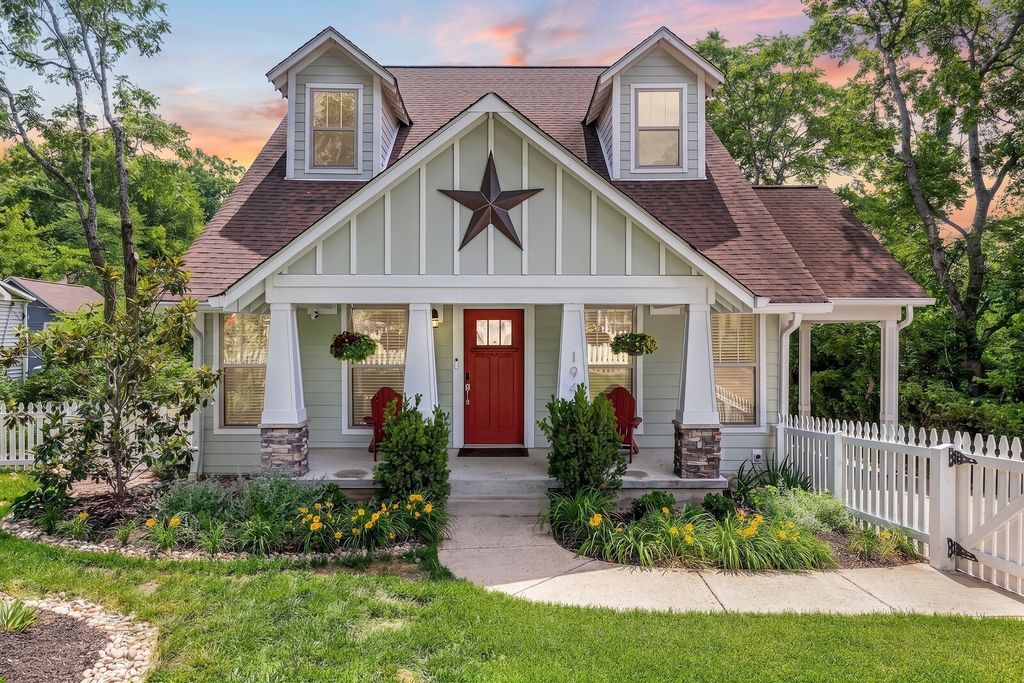 194 37th Ave N, Nashville
