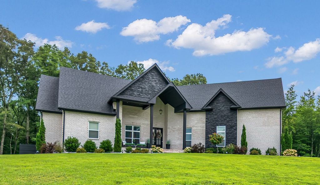 1381 Reda Drive, Clarksville