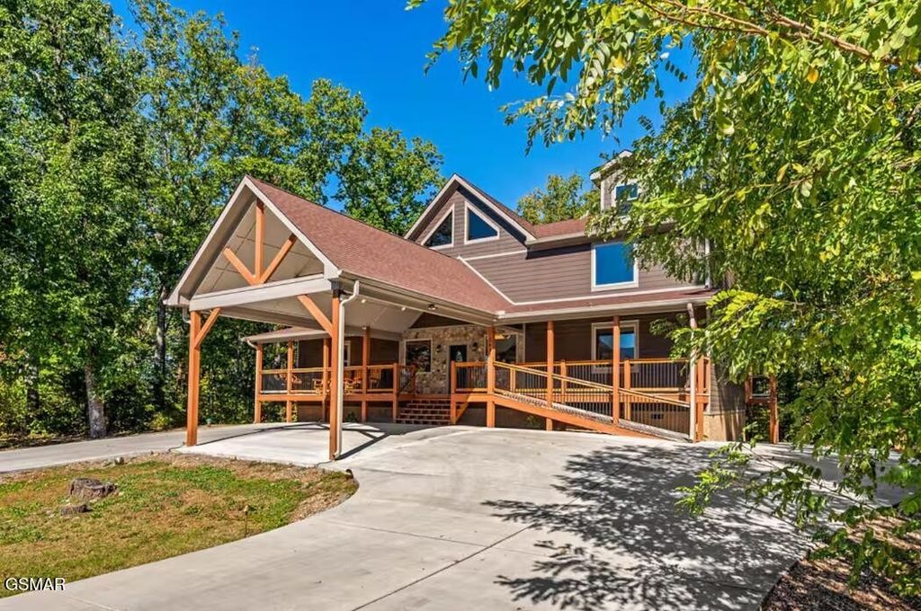 2612 Cloud View Drive, Sevierville