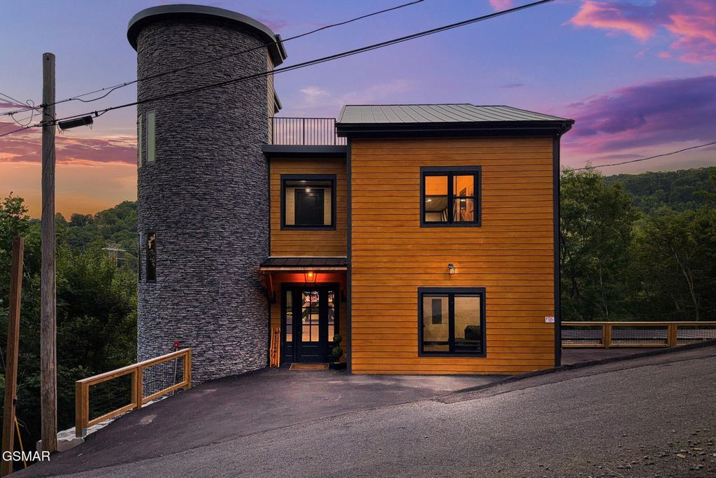 1253 Bavarian Way, Gatlinburg