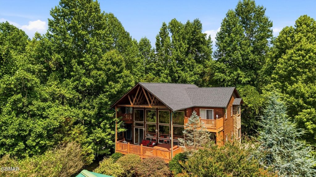 1716 Smoky Hills Drive, Gatlinburg