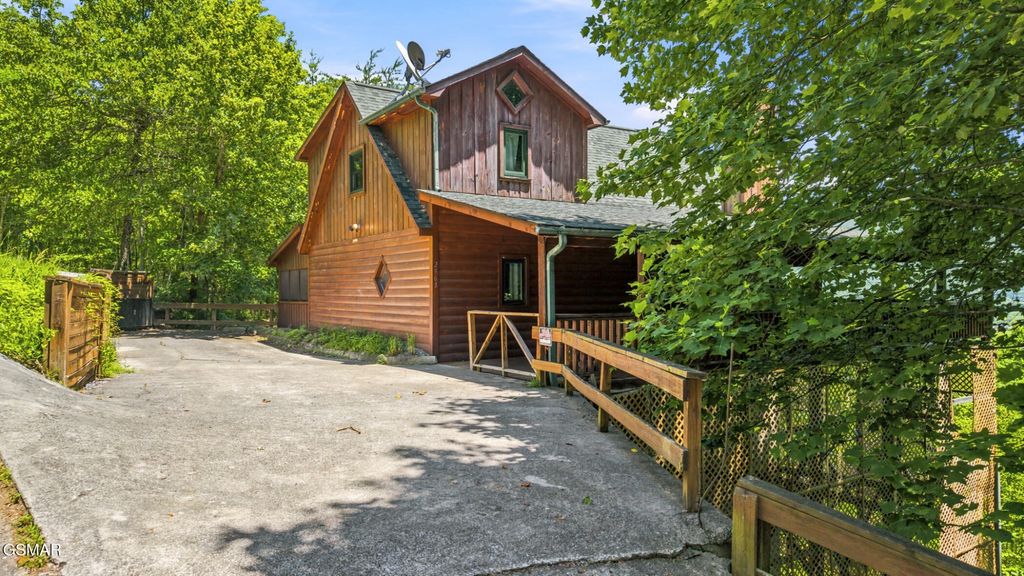 2963 Little Cub Way, Sevierville