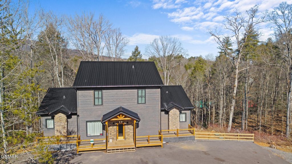 2749 Owls Cove Way, Sevierville