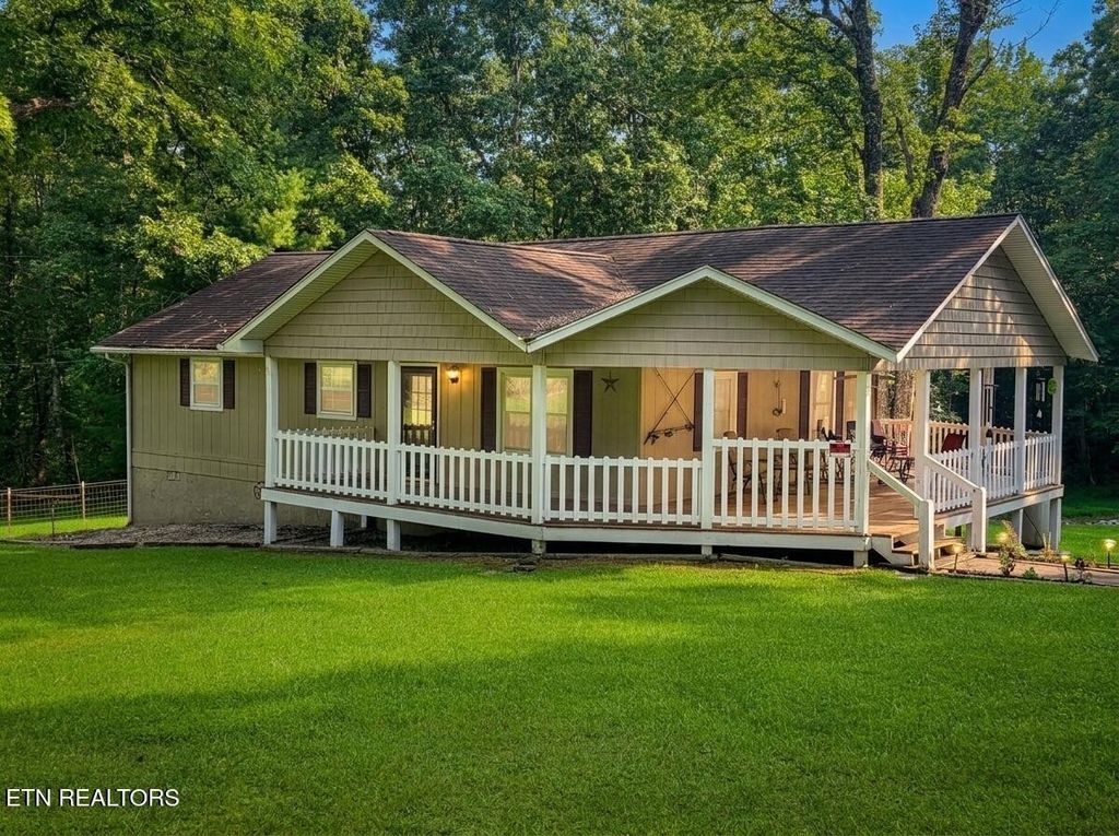 1250 Darrow Ridge Rd, Jamestown
