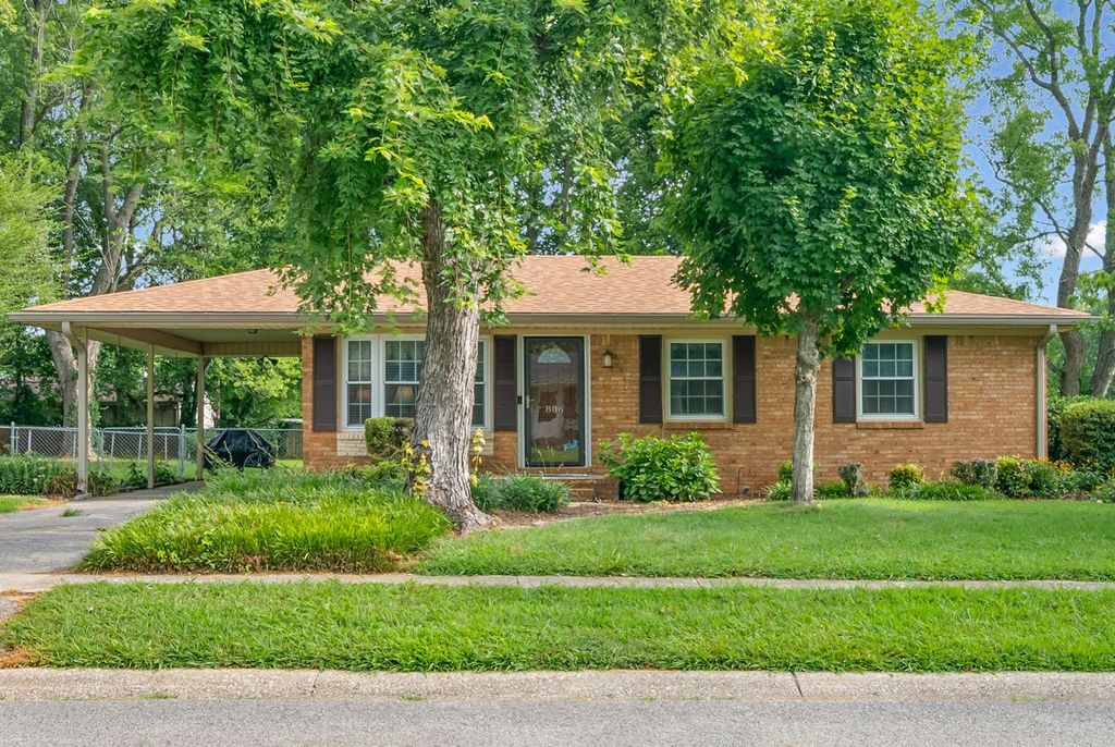 806 Hillcrest Dr, Hopkinsville