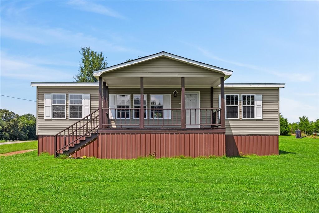 234 Howell Hill Rd, Fayetteville
