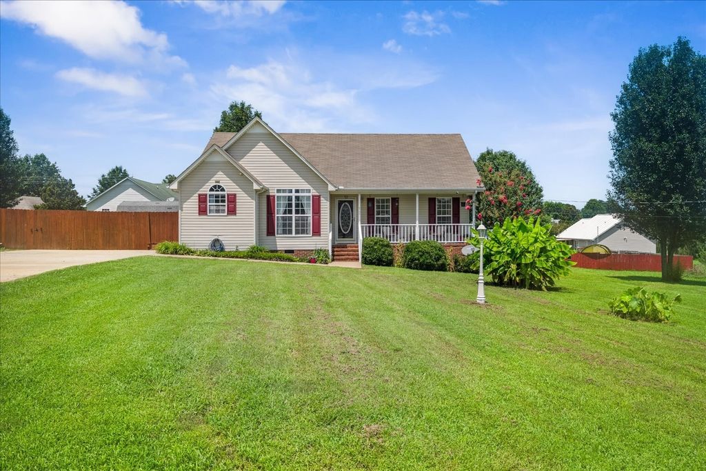 5 Summerfield Dr, Fayetteville