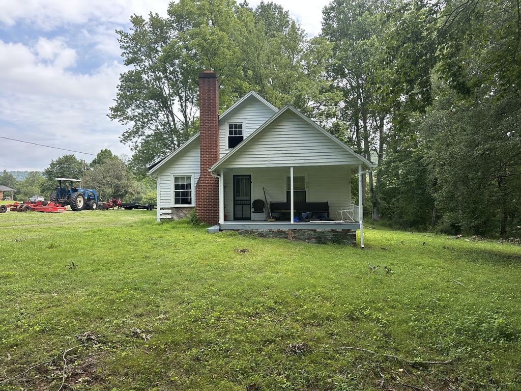 1148 Plum Creek Rd, Sparta