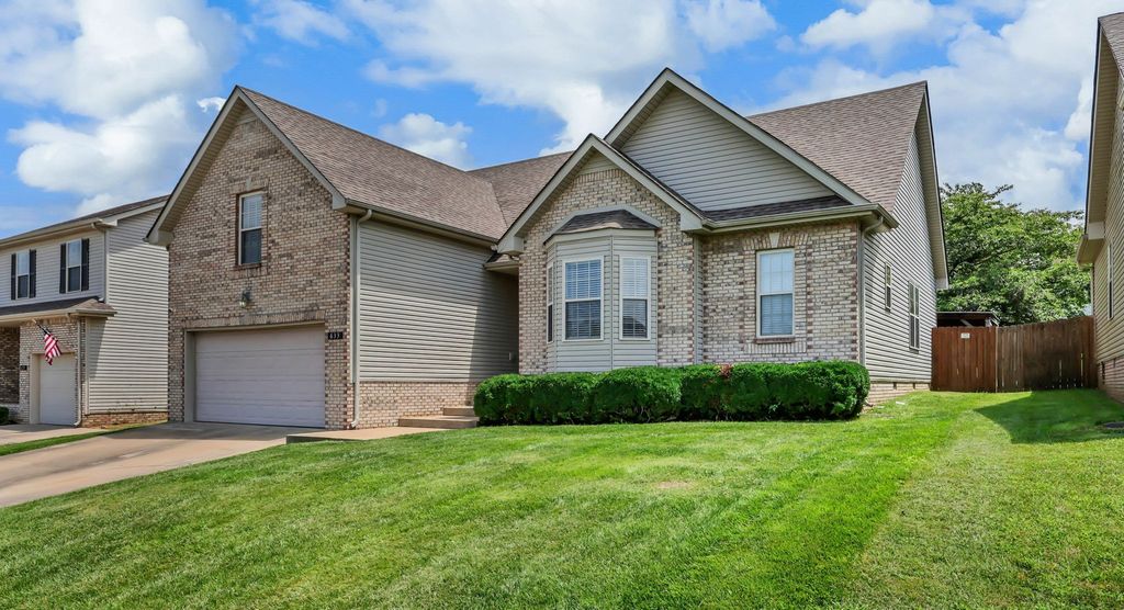 633 Wolfchase Dr, Clarksville