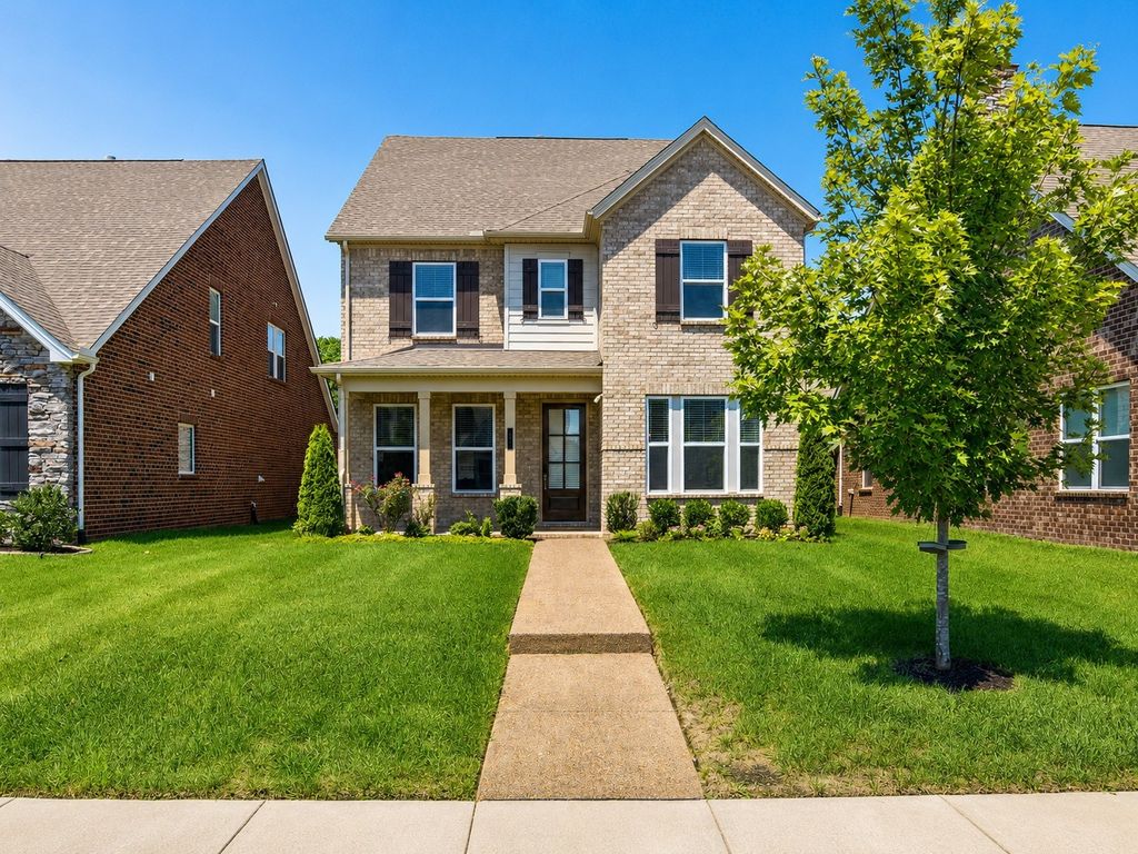 152 Calm Waters St, Franklin
