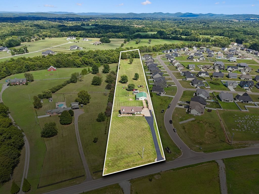 9949 Midland Rd, Bell Buckle