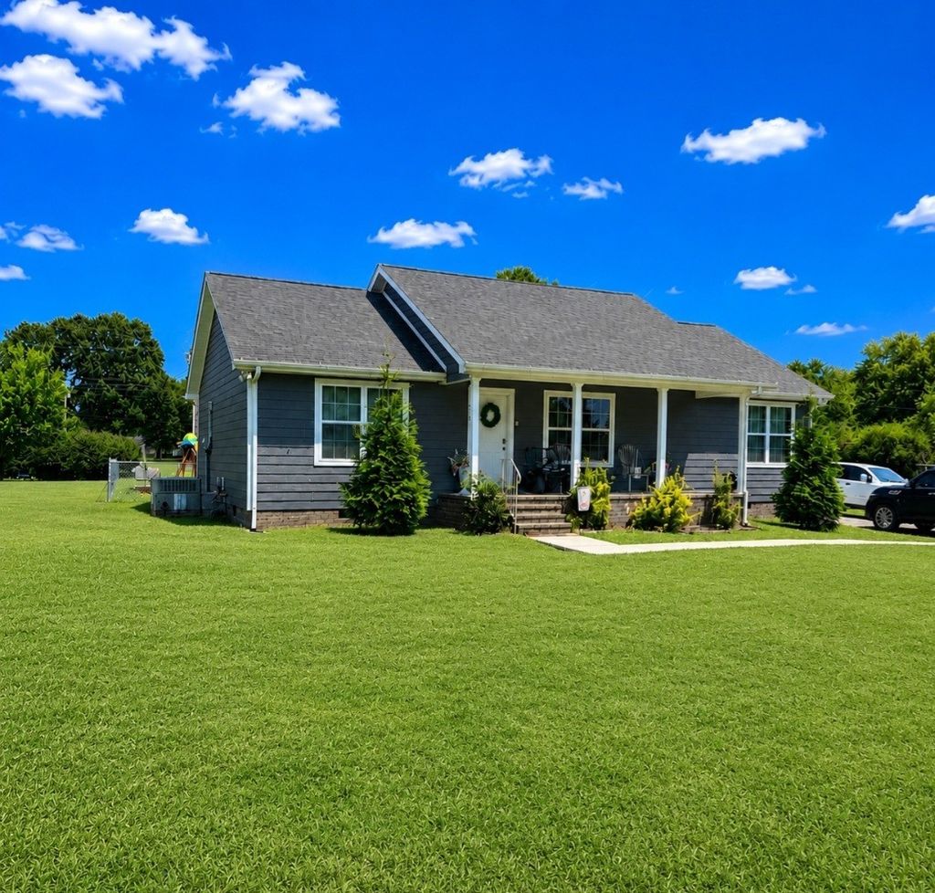 676 Parkway Dr, Smithville