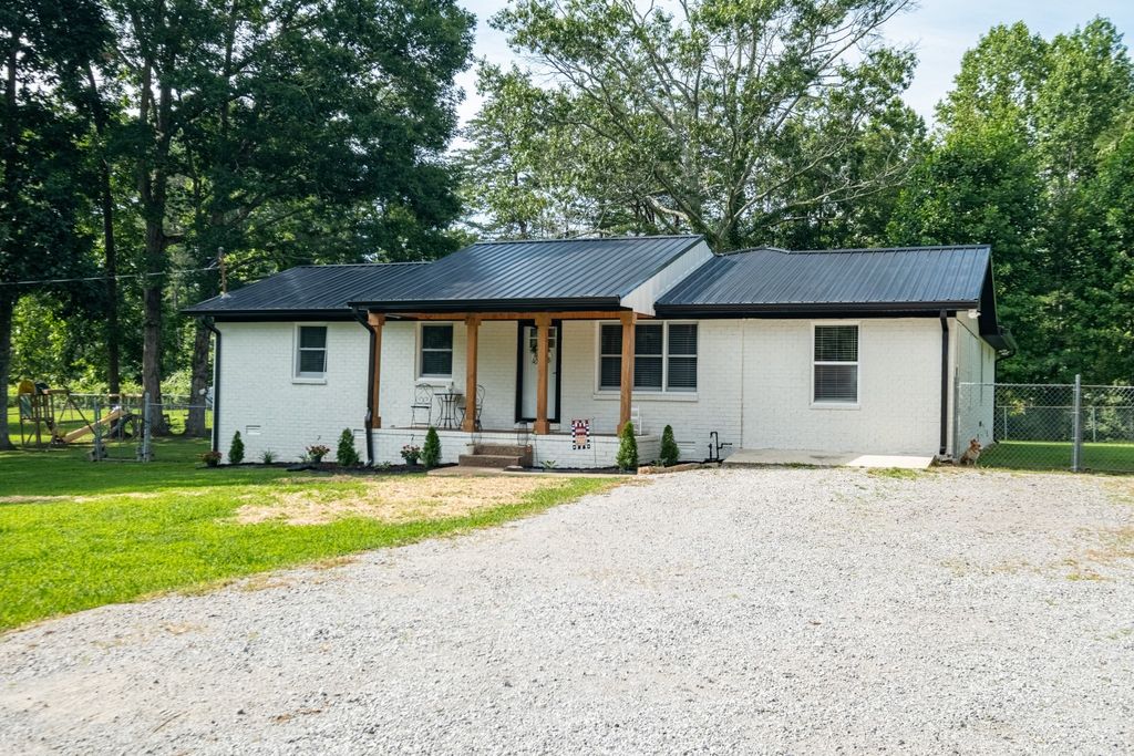22 Oak Dr, Tracy City