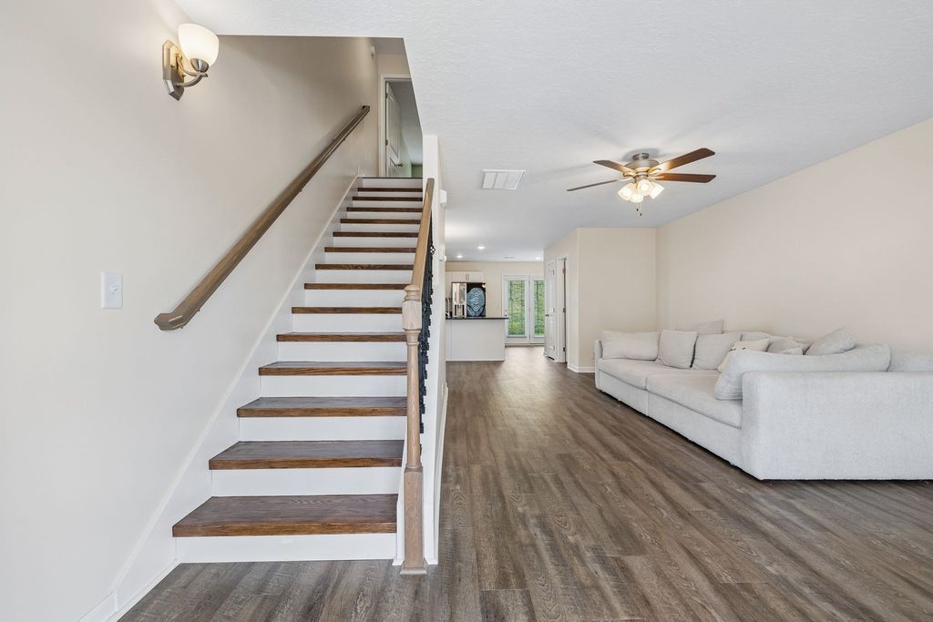 204 Woodland Valley Lane, Clarksville