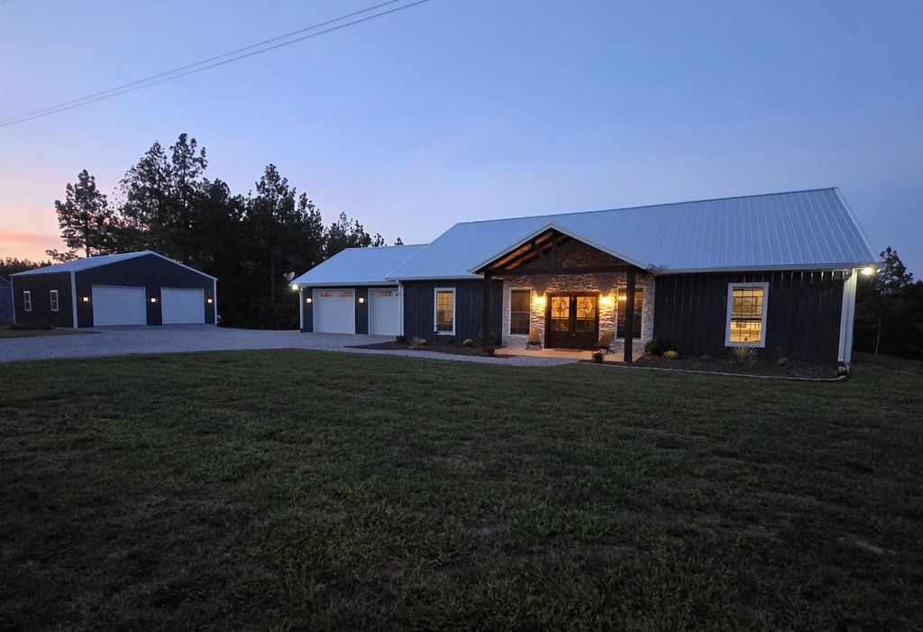 3931 Hwy 231, Erin