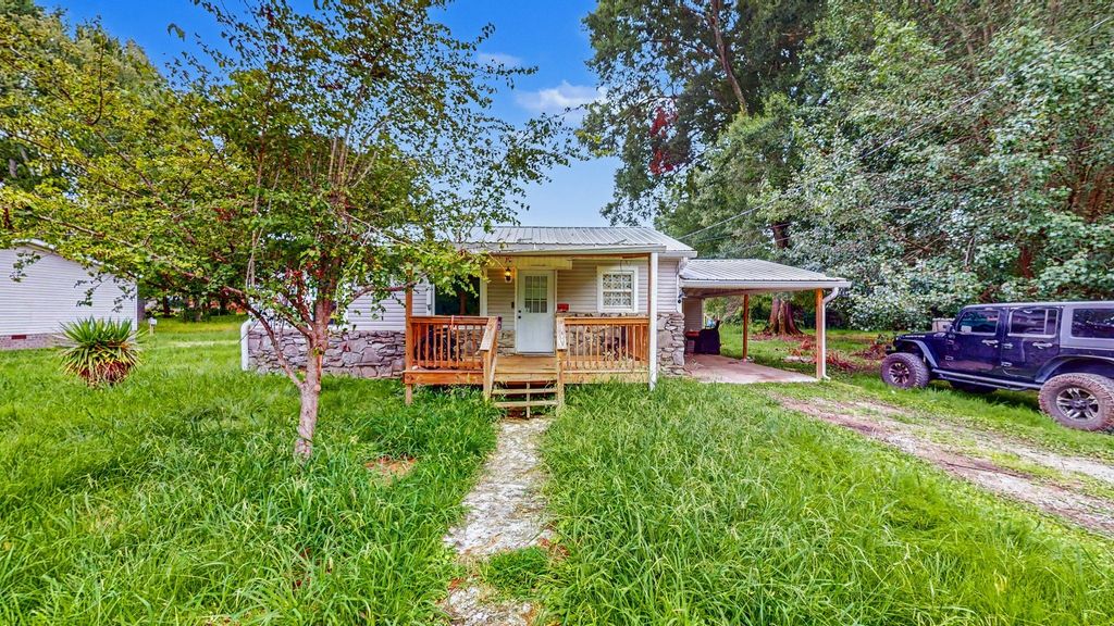 109 Oakwood Dr, Huntland