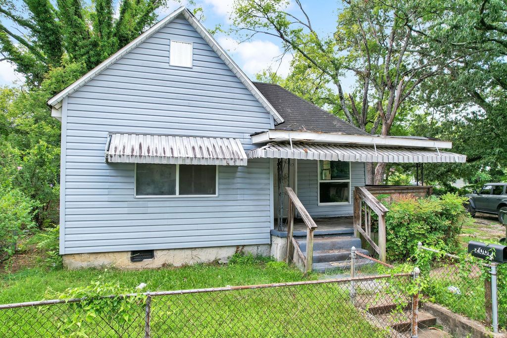 2002 Cleveland Ave, Chattanooga