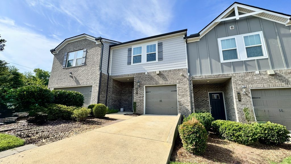 523 Stovall Ln, Columbia