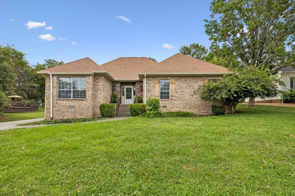 130 Devonshire Trl, Hendersonville