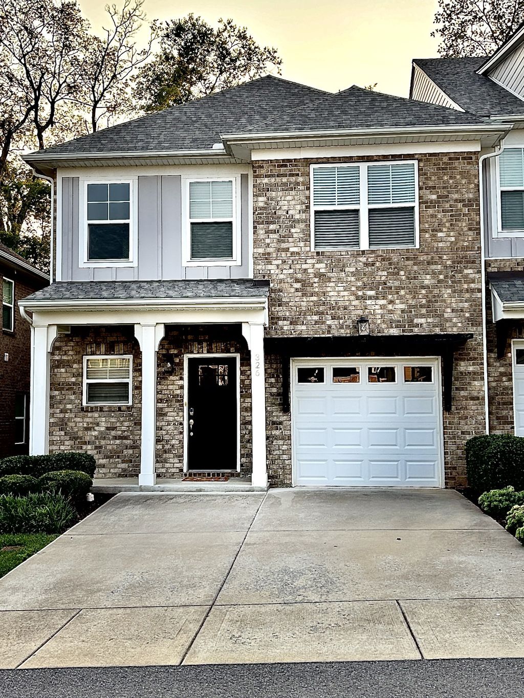 326 Banbury Dr, Gallatin