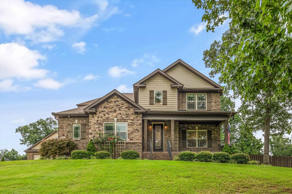 29 Knotting Hill Dr, Fayetteville