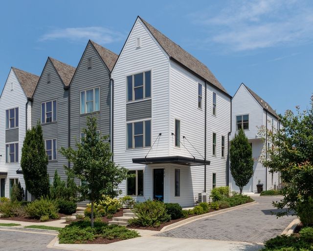 323 East Village Ln, Nashville