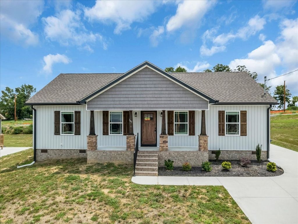 109 Demombreum Circle, Shelbyville