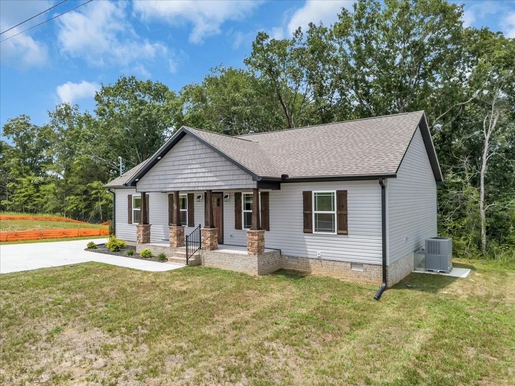 112 Demombreum Circle, Shelbyville