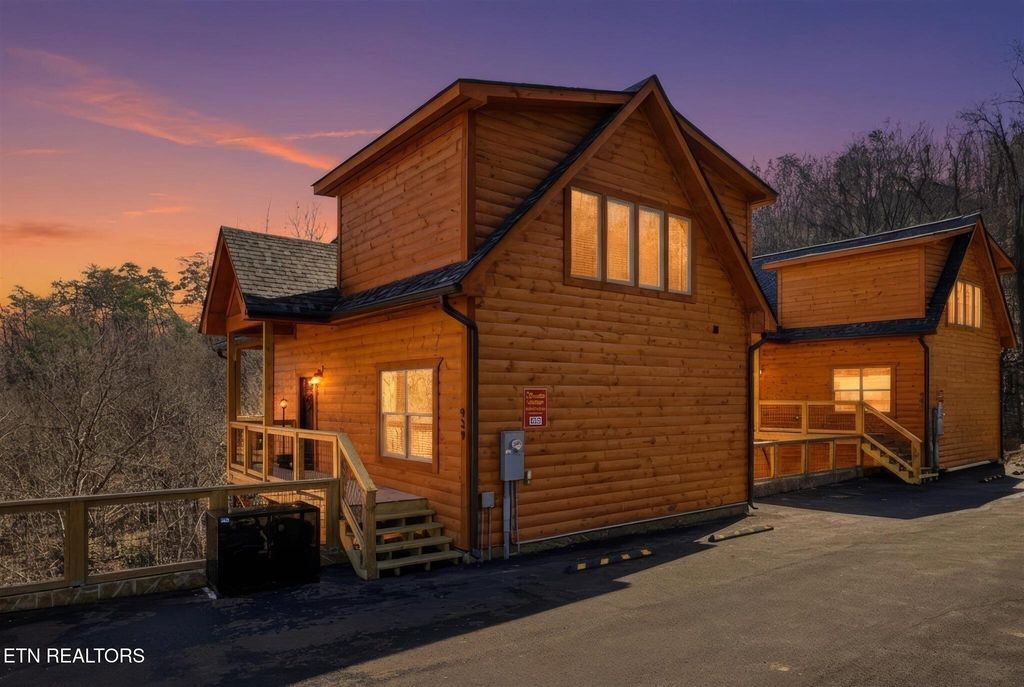 939 Pine Valley Way, Sevierville