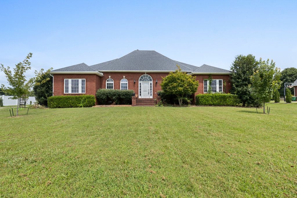4907 Sango Rd, Clarksville