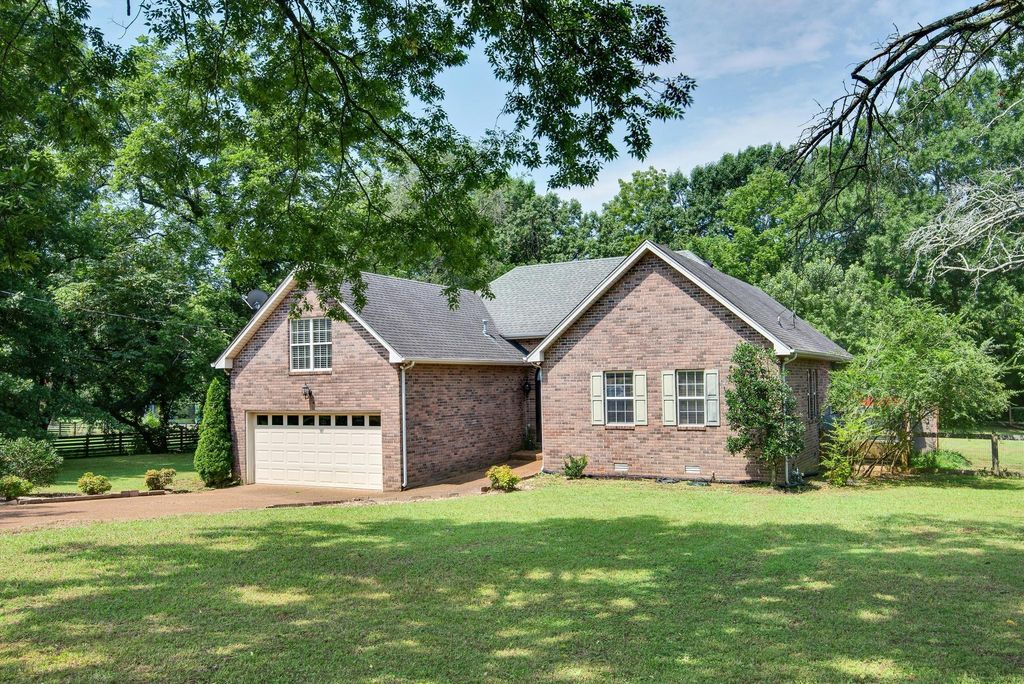 5954 Temple Rd, Nashville