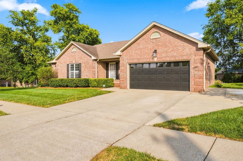 246 Walbrook Dr, Gallatin