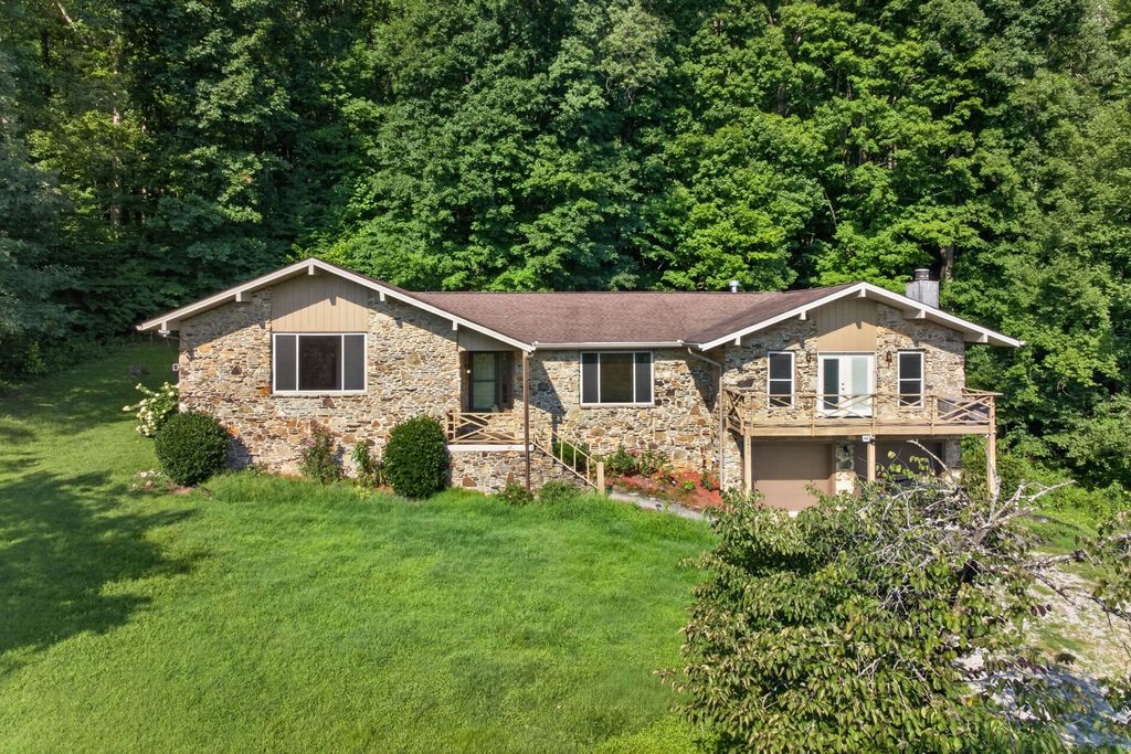 2410 Browns Mill Rd, Cookeville